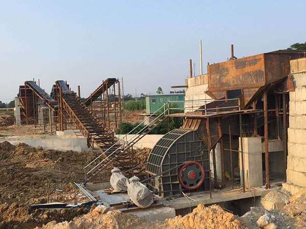云南貴州移動(dòng)破碎機(jī)建筑垃圾